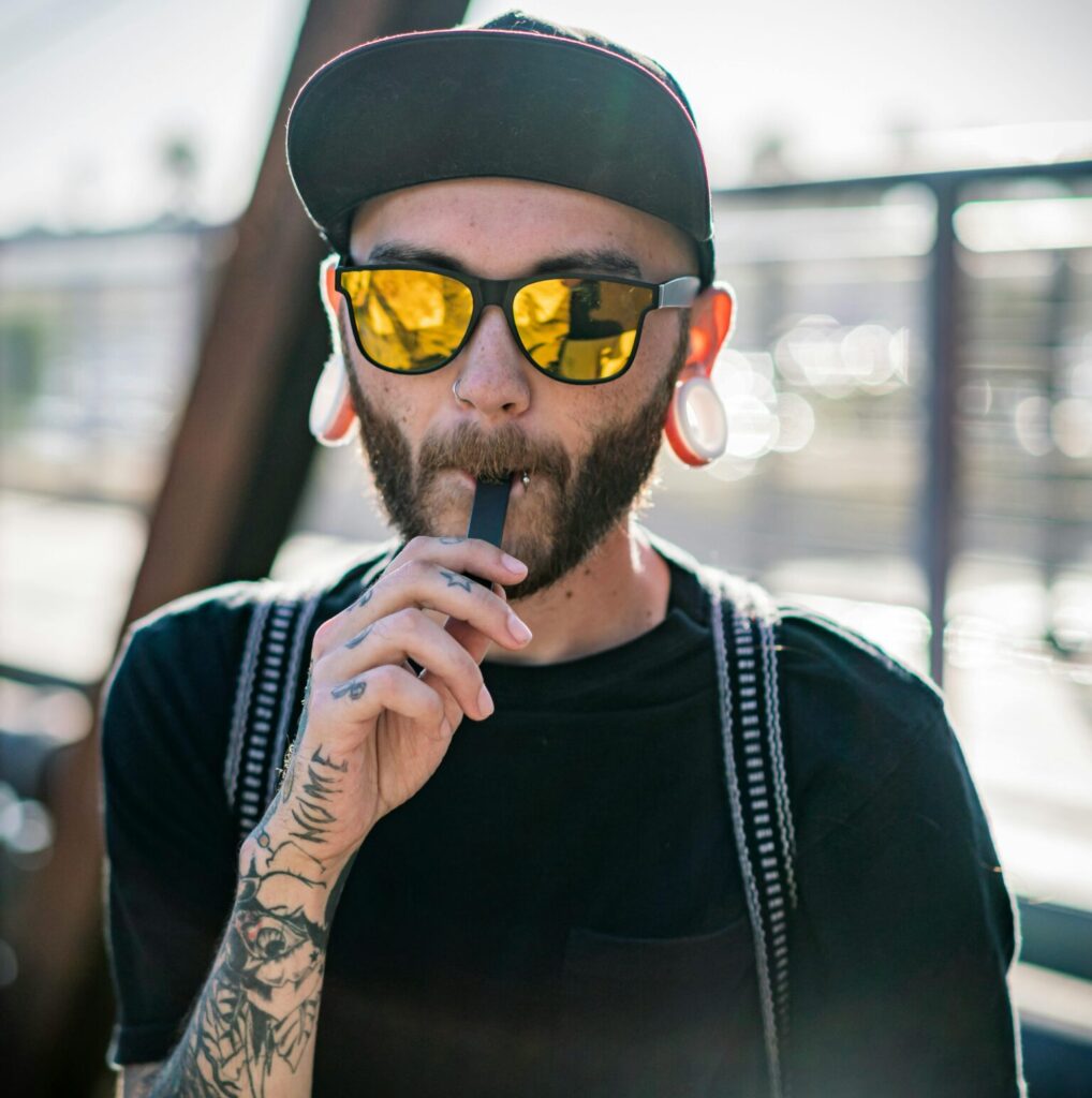 RELX Buy Online vs Offline